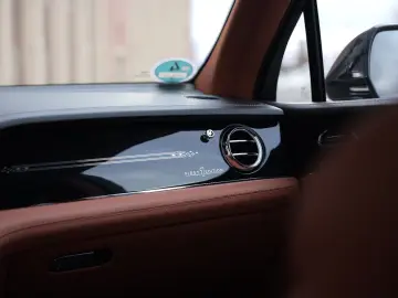 Bentayga 4.0 V8 EWB Azure 4WD Long Lang