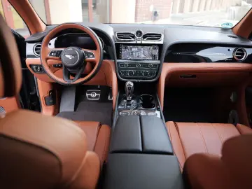 Bentayga 4.0 V8 EWB Azure 4WD Long Lang