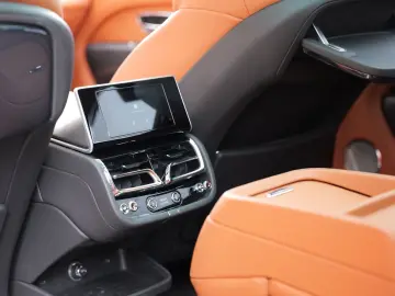 Bentayga 4.0 V8 EWB Azure 4WD Long Lang