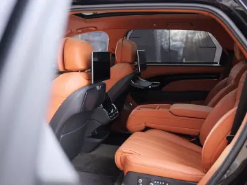 Bentayga 4.0 V8 EWB Azure 4WD Long Lang