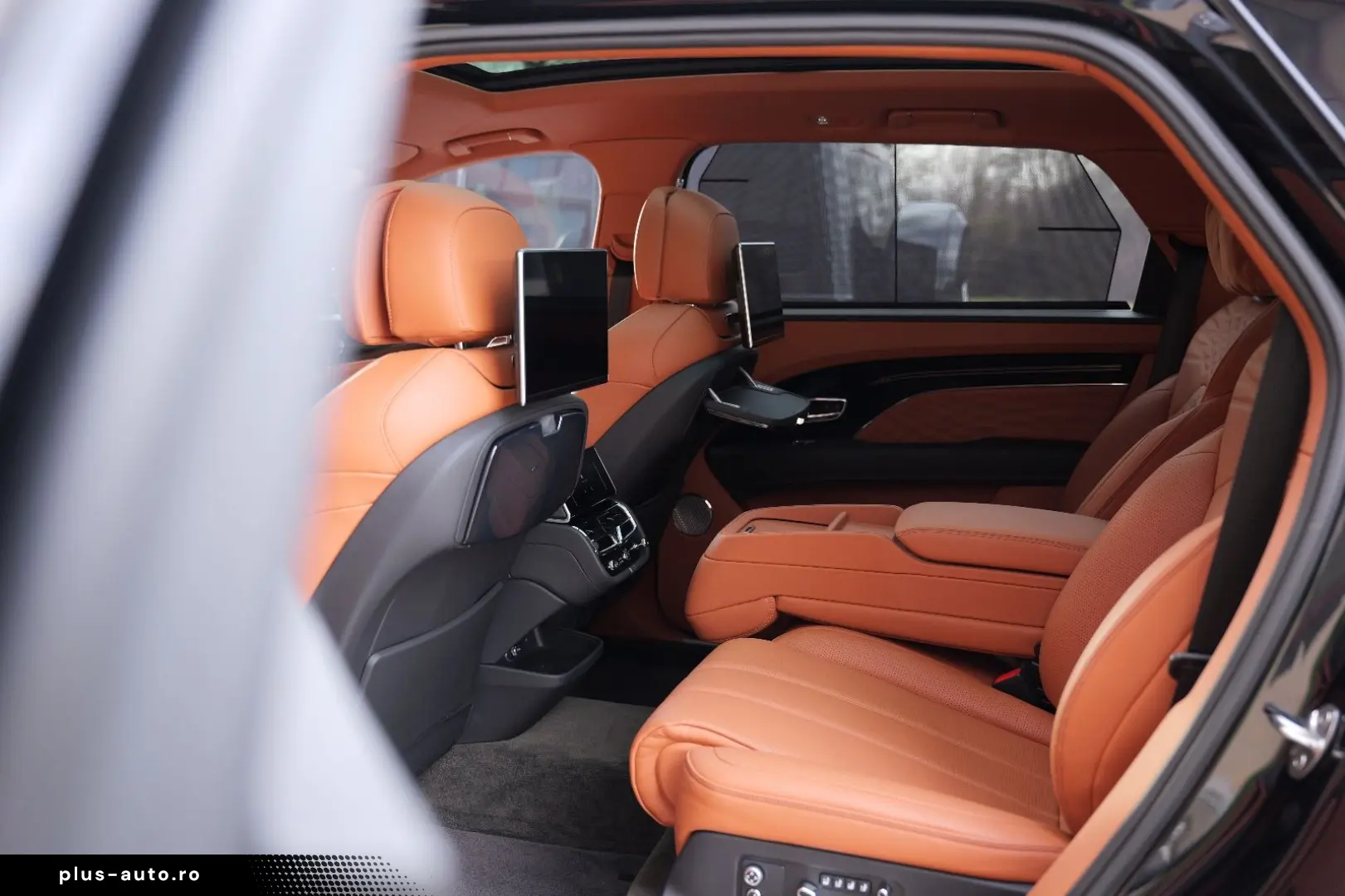 Bentayga 4.0 V8 EWB Azure 4WD Long Lang