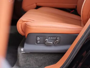 Bentayga 4.0 V8 EWB Azure 4WD Long Lang