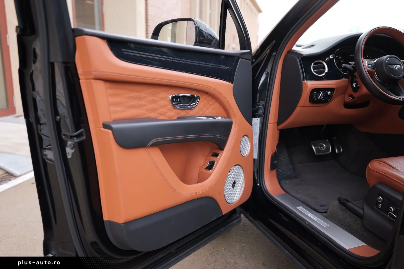 Bentayga 4.0 V8 EWB Azure 4WD Long Lang