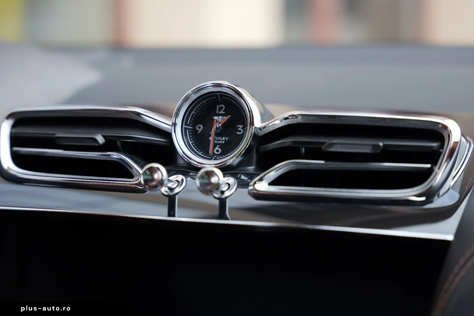 Bentayga 4.0 V8 EWB Azure 4WD Long Lang