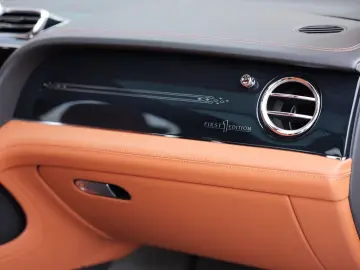 Bentayga 4.0 V8 EWB Azure 4WD Long Lang