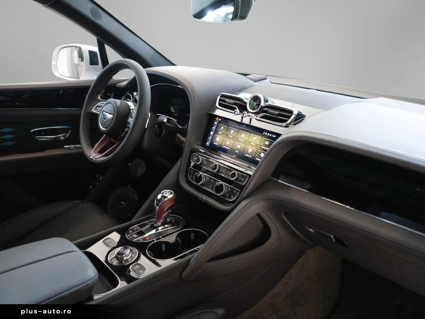 Bentayga 4.0 V8 EWB - Naim Pano