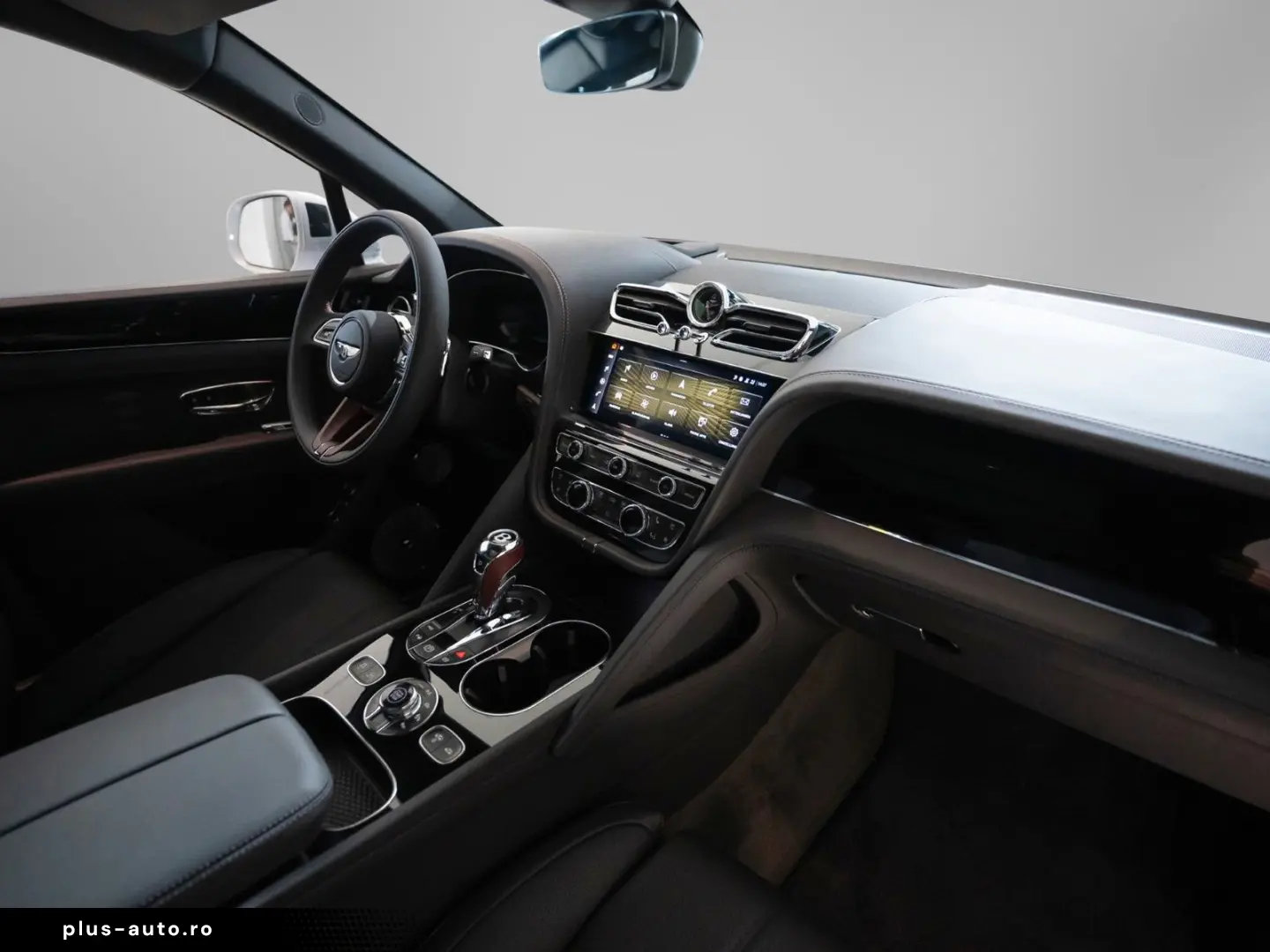 Bentayga 4.0 V8 EWB - Naim Pano