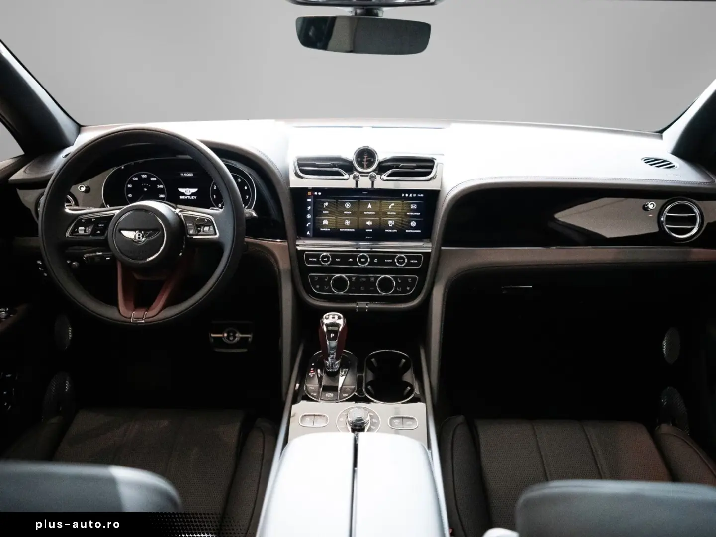 Bentayga 4.0 V8 EWB - Naim Pano