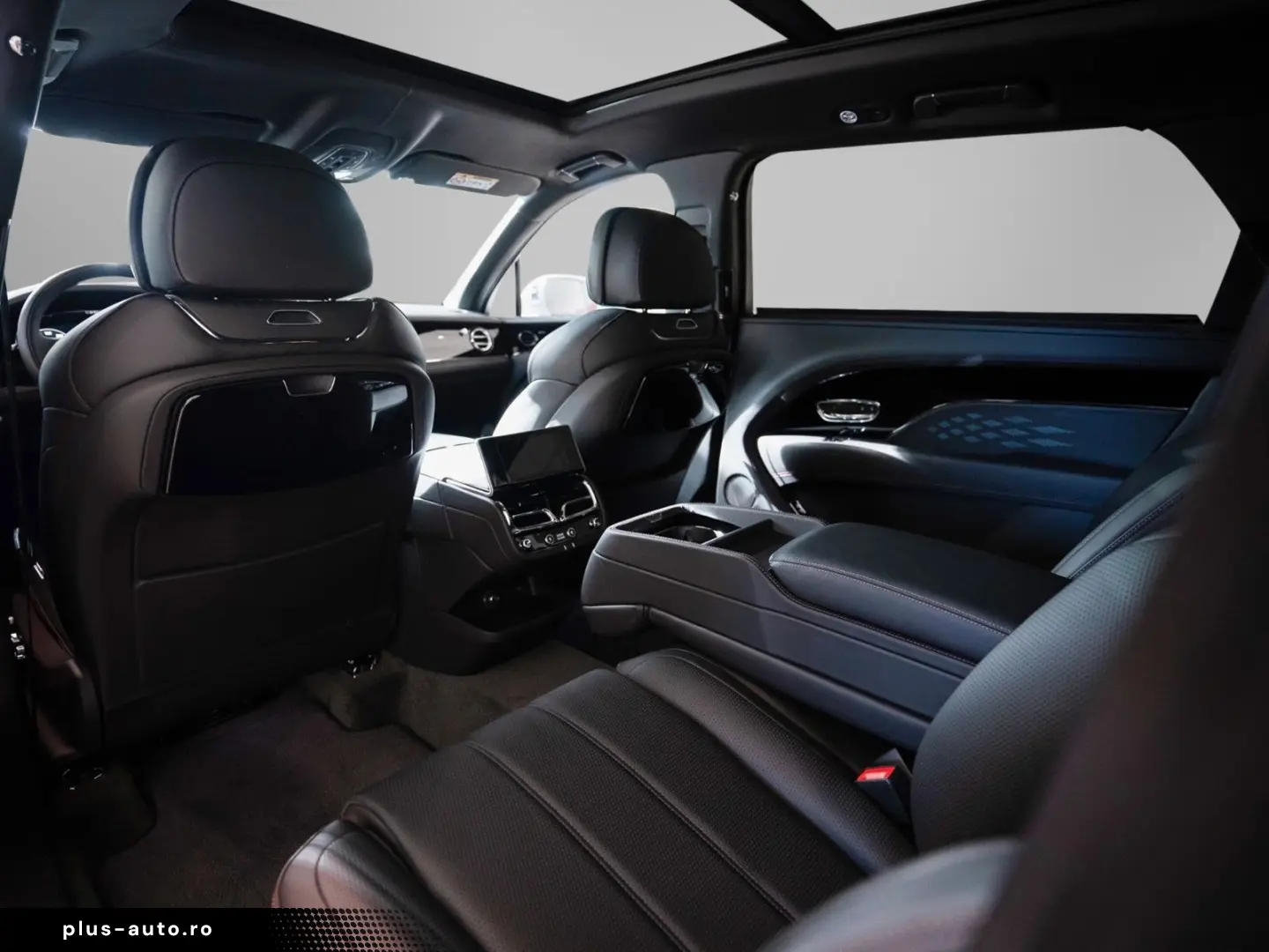 Bentayga 4.0 V8 EWB - Naim Pano