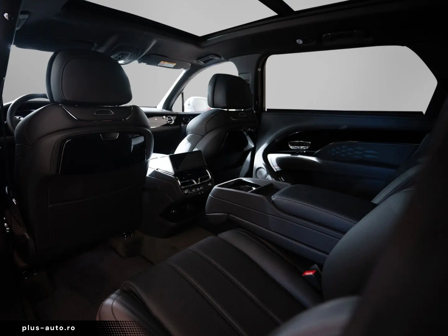 Bentayga 4.0 V8 EWB - Naim Pano