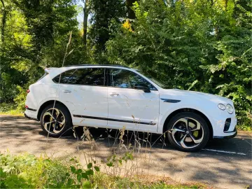 Bentayga 4.0 V8 S   1. Hand   Neuwertig