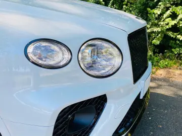 Bentayga 4.0 V8 S   1. Hand   Neuwertig