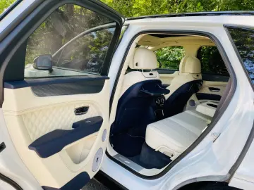 Bentayga 4.0 V8 S   1. Hand   Neuwertig