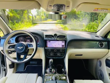 Bentayga 4.0 V8 S   1. Hand   Neuwertig