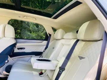 Bentayga 4.0 V8 S   1. Hand   Neuwertig