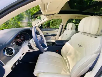 Bentayga 4.0 V8 S   1. Hand   Neuwertig