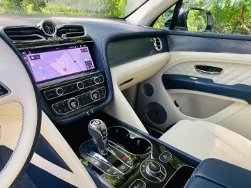 Bentayga 4.0 V8 S   1. Hand   Neuwertig