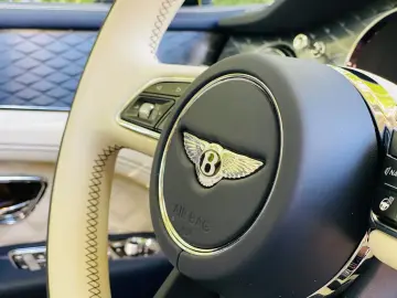 Bentayga 4.0 V8 S   1. Hand   Neuwertig