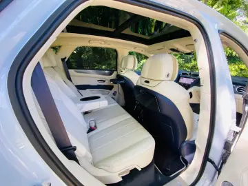 Bentayga 4.0 V8 S   1. Hand   Neuwertig