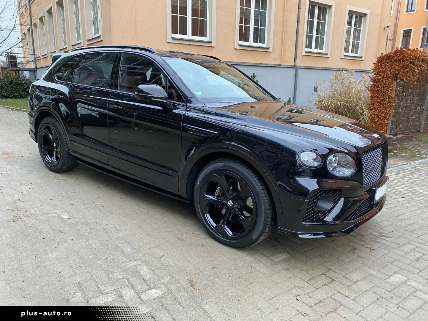 Bentayga V8S Blackline