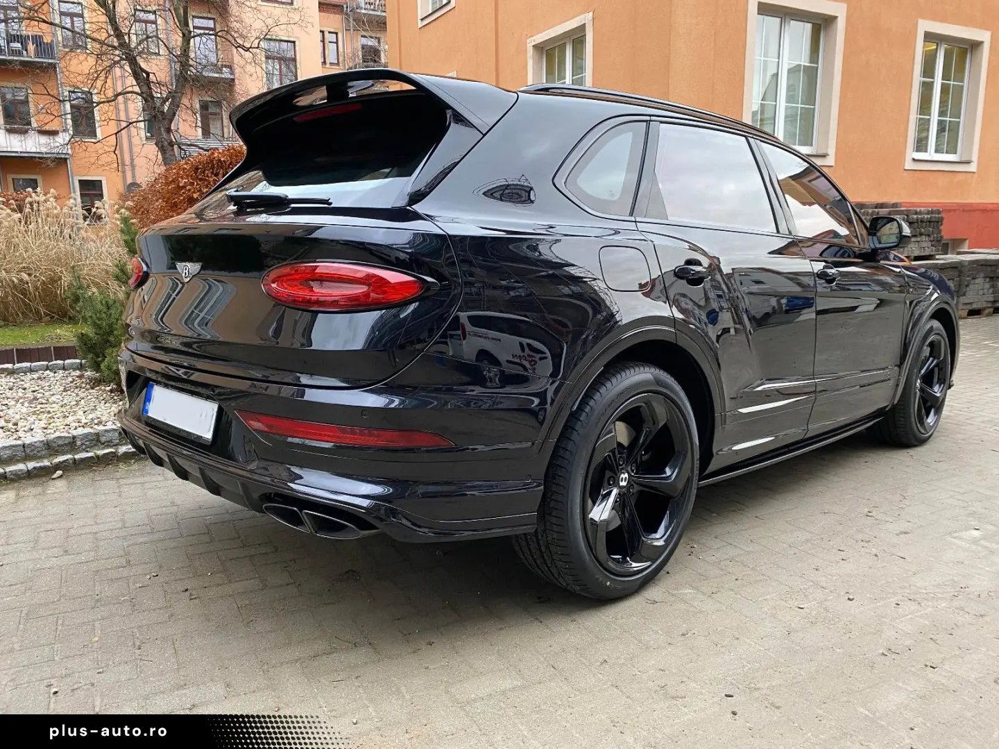 Bentayga V8S Blackline