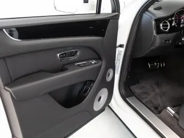 Bentayga V8 von BENTLEY MANNHEIM