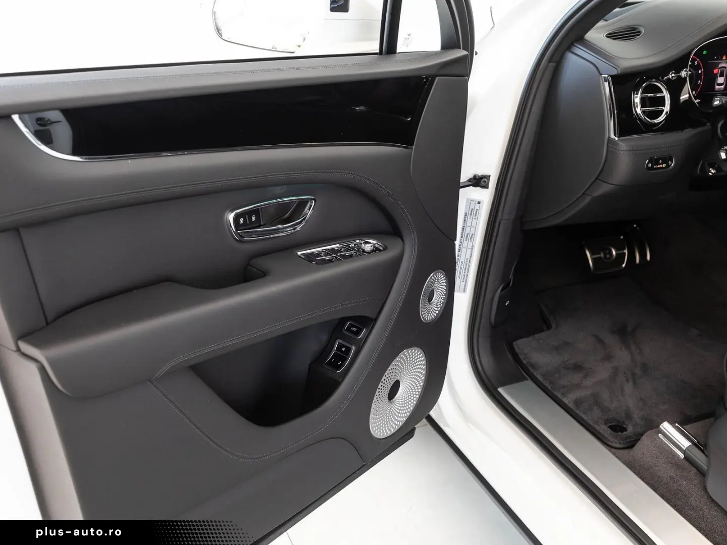 Bentayga V8 von BENTLEY MANNHEIM