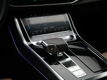 Q7 S line 7-SITZER STANDHZ LASER PANO B&O LUFT