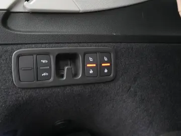 Q7 S line 7-SITZER STANDHZ LASER PANO B&O LUFT