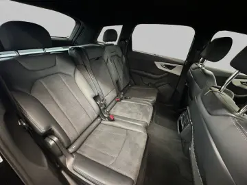 Q7 55 TFSI quattro S line AHK MATRIX MATRIX SZH