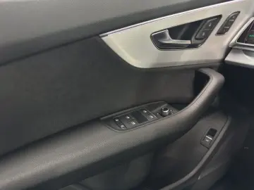 Q7 55 TFSI quattro S line AHK MATRIX MATRIX SZH