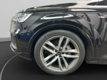 Q7 55 TFSI quattro S line AHK MATRIX MATRIX SZH