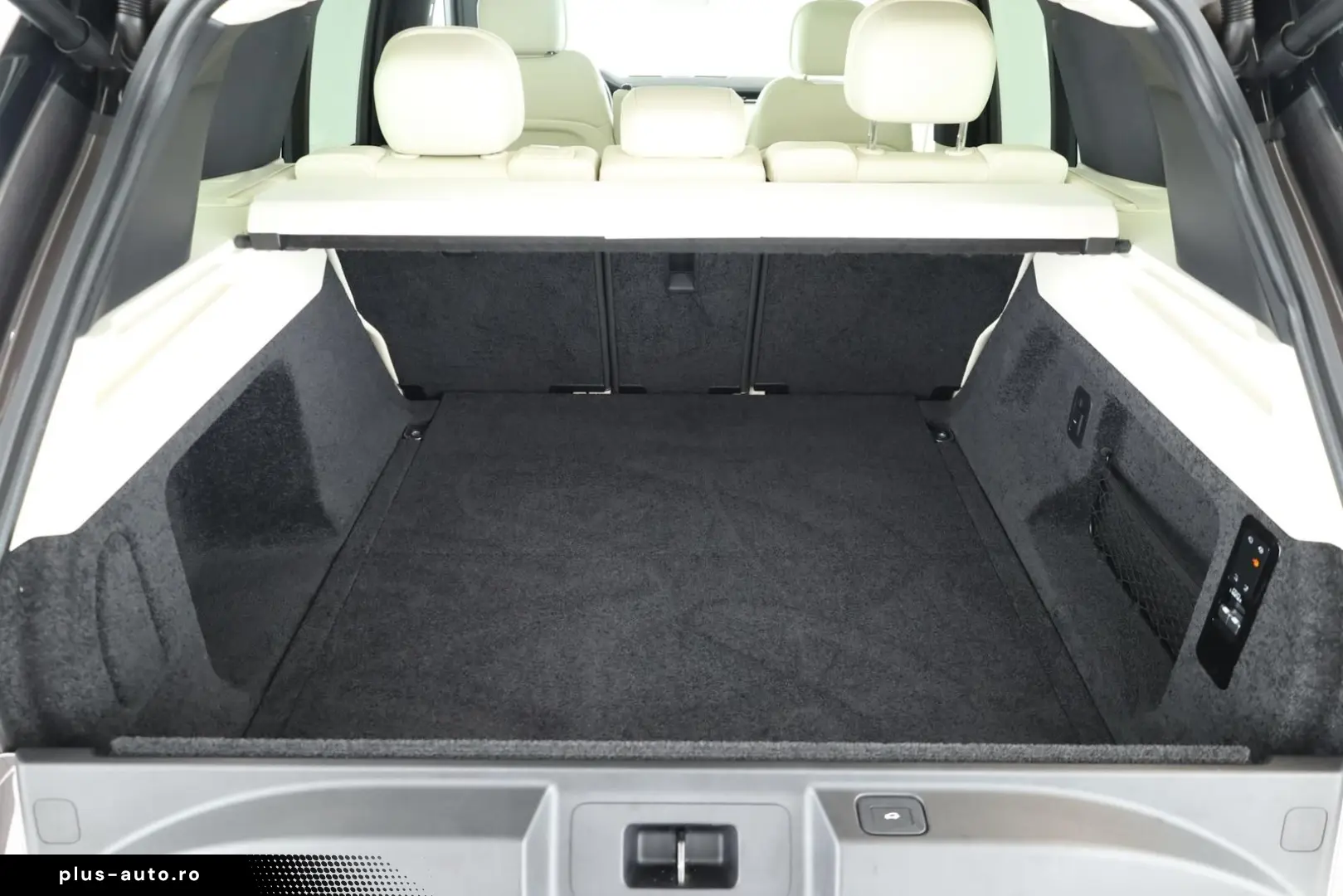 Range Rover P440e SE SHADOW Pixel Pano 360 22