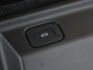 Range Rover P440e SE SHADOW Pixel Pano 360 22