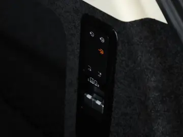 Range Rover P440e SE SHADOW Pixel Pano 360 22