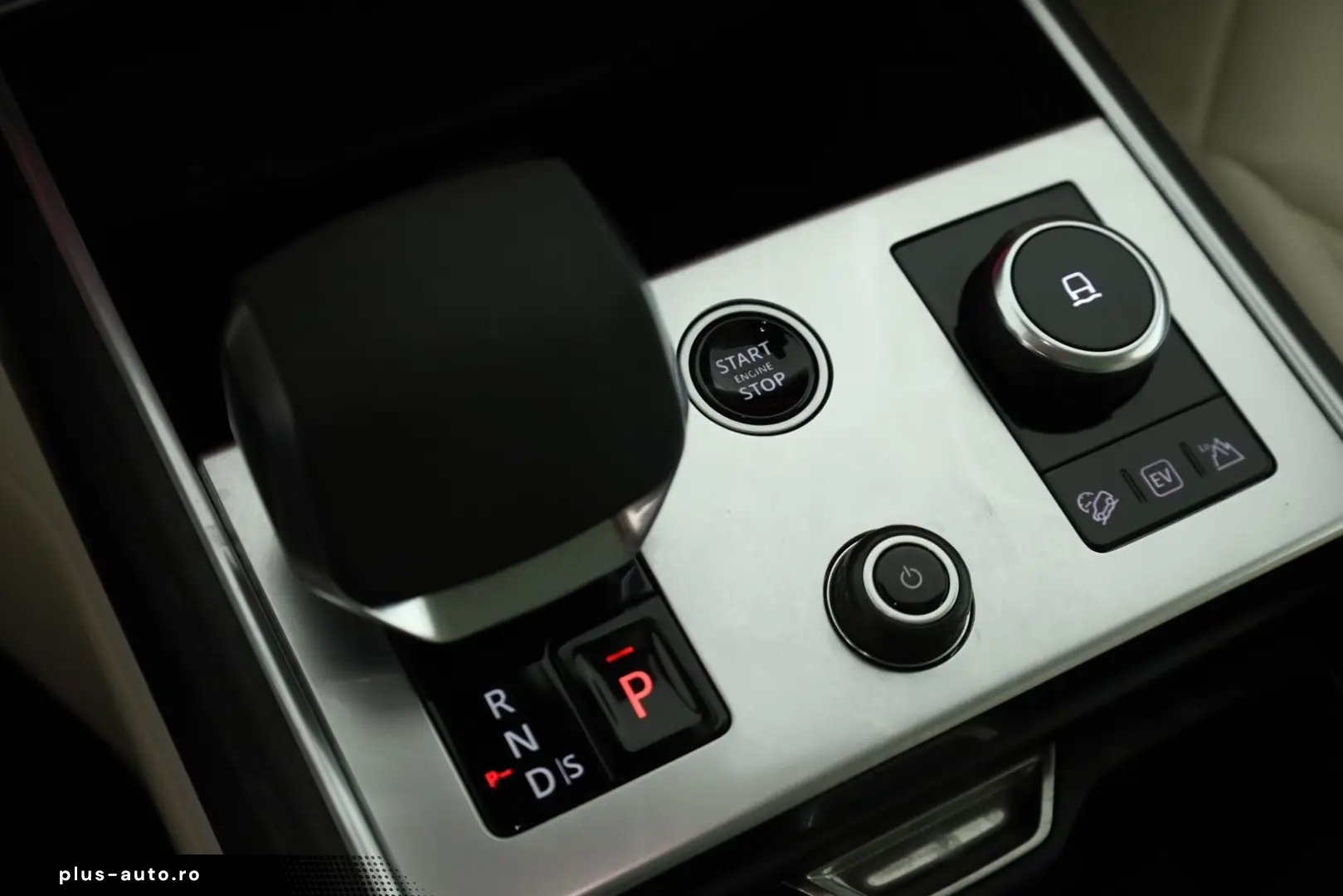 Range Rover P440e SE SHADOW Pixel Pano 360 22