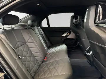 i7 eDrive50 M Sport LCProf. DA&PAProf. B&W