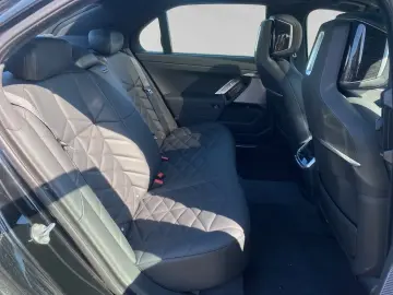 i7 eDrive50 M Sport LCProf. DA&PAProf. B&W