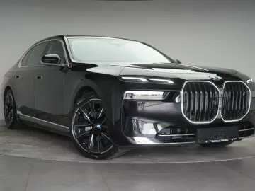 i7  eDrive50 M Sport Leder Kamera HUD B&W Wide S