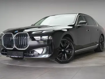 i7  eDrive50 M Sport Leder Kamera HUD B&W Wide S