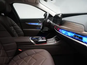 i7  eDrive50 M Sport Leder Kamera HUD B&W Wide S