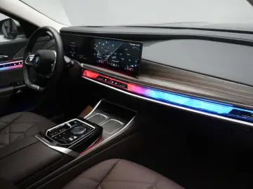 i7  eDrive50 M Sport Leder Kamera HUD B&W Wide S