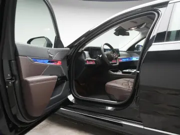 i7  eDrive50 M Sport Leder Kamera HUD B&W Wide S