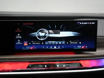 i7  eDrive50 M Sport Leder Kamera HUD B&W Wide S