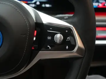 i7  eDrive50 M Sport Leder Kamera HUD B&W Wide S