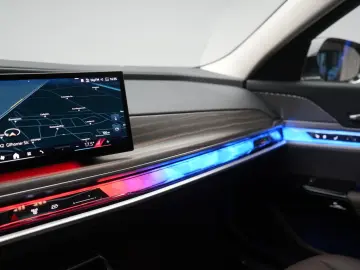 i7  eDrive50 M Sport Leder Kamera HUD B&W Wide S