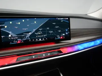 i7  eDrive50 M Sport Leder Kamera HUD B&W Wide S