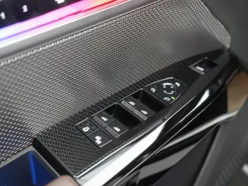 i7  eDrive50 M Sport Leder Kamera HUD B&W Wide S