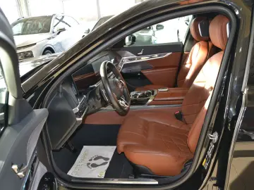 i7 xDrive 60 M Sport Automatiktüren Fond-Enterta