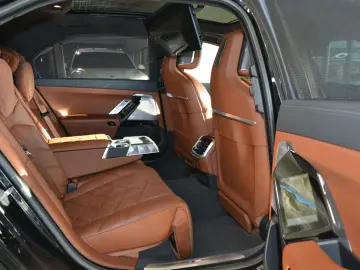 i7 xDrive 60 M Sport Automatiktüren Fond-Enterta